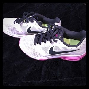 Nike women’s shoes